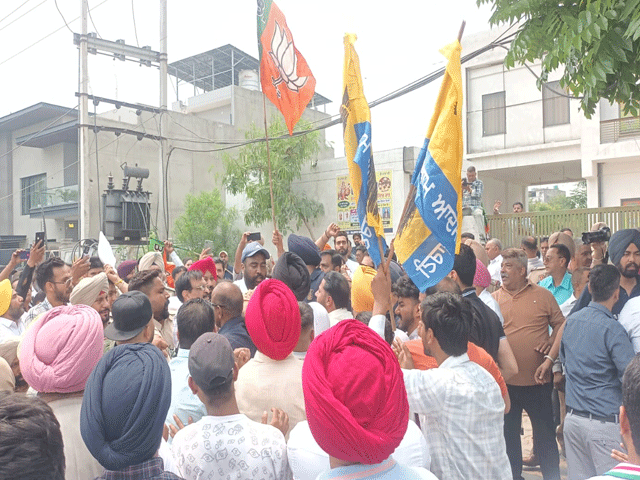 ਲੁਧਿਆਣਾ 'ਚ ਆਮ ਆਦਮੀ ਪਾਰਟੀ ਤੇ ਬੀਜੇਪੀ ਦੇ ਵਰਕਰ ਹੋਏ ਆਹਮੋ ਸਾਹਮਣੇ