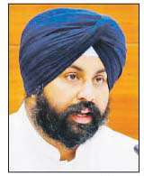  ਬਰਾਬਰ ਅੰਕ, ਬਰਾਬਰ ਰੈਂਕ-ਪੰਜਾਬ ਸਰਕਾਰ ਨੇ ਬੋਰਡ ਪ੍ਰੀਖਿਆਵਾਂ ਲਈ ਜਨਮ ਮਿਤੀ ਨੂੰ  ਟਾਈ-ਬ੍ਰੇਕਰ ਵਜੋਂ ਵਰਤਣ ਦੀ ਪ੍ਰਚੱਲਿਤ ਰਿਵਾਇਤ ਨੂੰ  ਕੀਤਾ ਖ਼ਤਮ-ਹਰਜੋਤ ਸਿੰਘ ਬੈਂਸ
<br/> 