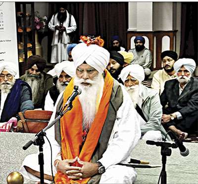 ਸੰਤ ਬਾਬਾ ਜੀਤ ਸਿੰਘ ਜੌਹਲਾਂ ਵਾਲਿਆਂ ਨੇ ਅੱਜ ਗੁਰਦੁਆਰਾ 
ਸ੍ਰੀ ਨਾਨਕਸਰ ਠਾਠ ਮੈਨੋਰੀਵਾ ਵਿਖੇ ਗੁਰਮਤਿ ਵਿਚਾਰਾਂ ਦੀ ਸਾਂਝ ਪਾਈ