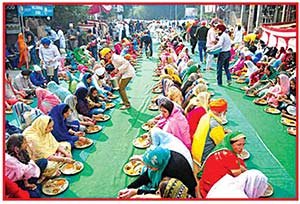 ਗੁਰੂ ਦਾ ਲੰਗਰ : ਇਤਿਹਾਸਕ ਪਰੰਪਰਾ ਤੇ ਮਹੱਤਵ