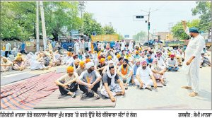 ਪਿੰਡ ਬੀਰੇਵਾਲਾ ਜੱਟਾਂ ਦੇ ਵਾਸੀਆਂ ਵਲੋਂ ਬਰਨਾਲਾ-ਸਿਰਸਾ ਮੁੱਖ ਸੜਕ ’ਤੇ ਜਾਮ
