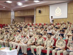 ਡੀ.ਜੀ.ਪੀ. ਗੌਰਵ ਯਾਦਵ ਨੇ ਸੁਤੰਤਰਤਾ ਦਿਵਸ ਦੇ ਮੱਦੇਨਜ਼ਰ ਕਮਿਸ਼ਨਰੇਟ ਅੰਮ੍ਰਿਤਸਰ ਅਤੇ ਬਾਰਡਰ ਰੇਂਜ ਦੀਆਂ ਸੁਰੱਖਿਆ ਤਿਆਰੀਆਂ ਦਾ ਲਿਆ ਜਾਇਜ਼ਾ