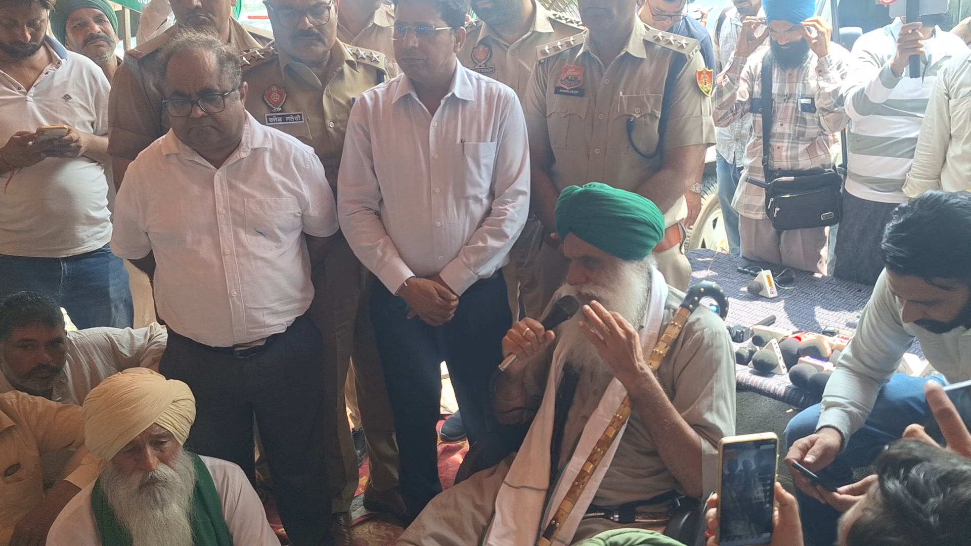 ਕੇਂਦਰ ਸਰਕਾਰ ਨਾਲ 4 ਸਤੰਬਰ ਨੂੰ ਕੇਂਦਰੀ ਮੰਤਰੀਆਂ ਨਾਲ ਮੀਟਿੰਗ ਦੇ ਭਰੋਸੇ ਤੋਂ ਬਾਅਦ ਜਗਜੀਤ ਸਿੰਘ ਡੱਲੇਵਾਲ ਵਲੋਂ ਖਨੌਰੀ ਬਾਰਡਰ ’ਤੇ ਧਰਨਾ ਮੁਲਤਵੀ