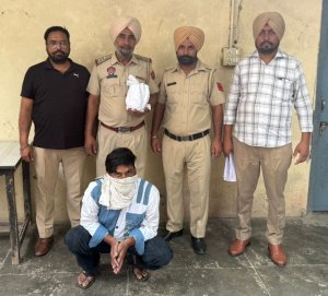 ਮੁੱਛਲ ਸੜਕ ’ਤੇ ਮੋਟਰਸਾਈਕਲ ਸਵਾਰ ਕੋਲੋਂ 500 ਗ੍ਰਾਮ ਹੈਰੋਇਨ ਨਕਦੀ ਬਰਾਮਦ