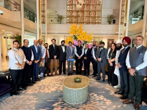 ਦੁਬਈ ’ਚ ਭਾਰਤ ਦੇ ਕੌਂਸਲ ਜਨਰਲ ਤੇ ਵੱਖ-ਵੱਖ ਖੇਤਰਾਂ ਦੇ ਮੋਹਰੀ ਉਦਯੋਗਪਤੀਆਂ ਨਾਲ ਨਾਸ਼ਤੇ 'ਤੇ ਅਮਨ ਅਰੋੜਾ ਨੇ ਕੀਤੀ ਮੀਟਿੰਗ
