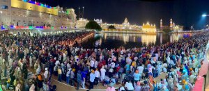 ਸ੍ਰੀ ਹਰਿਮੰਦਰ ਸਾਹਿਬ ਵਿਖੇ ਦੇਸੀ ਘਿਉ ਦੇ ਦੀਵਿਆਂ ਨਾਲ ਦੀਪਮਾਲਾ
