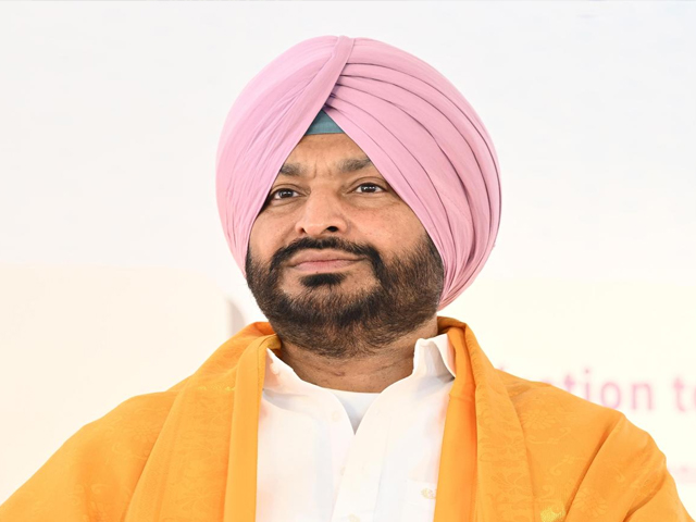 ਰਵਨੀਤ ਬਿੱਟੂ ਵਲੋਂ ਡਿਊਟੀ  ਚ ਕਥਿਤ ਲਾਪਰਵਾਹੀ ਵਰਤਣ ਵਾਲੇ ਆਈ.ਪੀ.ਐਸ.  ਅਧਿਕਾਰੀਆਂ ਖ਼ਿਲਾਫ਼ ਪ੍ਰਧਾਨ ਮੰਤਰੀ ਅਤੇ ਗ੍ਰਹਿ ਮੰਤਰੀ ਨੂੰ ਰਿਪੋਰਟ ਸੌਂਪਣ ਦਾ ਐਲਾਨ