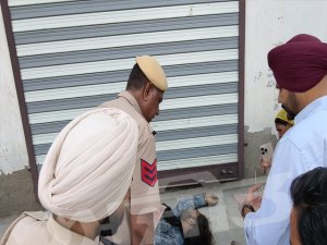 ਚਾਰ ਬੱਚਿਆਂ ਦੇ ਪਿਤਾ ਦਾ ਕਾਪਾ ਮਾਰ ਕੇ ਬੇ-ਰਹਿਮੀ ਨਾਲ ਕਤਲ