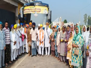 ਪਿੰਡ ਸ਼ਹੂਰਾ ਤੋਂ 'ਮੁੱਖ ਮੰਤਰੀ ਤੀਰਥ ਯਾਤਰਾ' ਬੱਸ ਨੂੰ ਹਰੀ ਝੰਡੀ ਦੇ ਕੇ ਕੀਤਾ ਰਵਾਨਾ