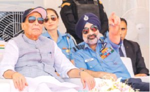 ਭਾਰਤ ਗੁਆਂਢੀ ਖੇਤਰ ਅਤੇ ਵਿਸ਼ਵ ਸੁਰੱਖਿਆ ਨਾਲ ਜੁੜੇ ਘਟਨਾਕ੍ਰਮਾਂ ’ਤੇ ਨੇੜਿਓਂ ਨਜ਼ਰ ਰੱਖ ਰਿਹਾ ਹੈ-ਰਾਜਨਾਥ ਸਿੰਘ