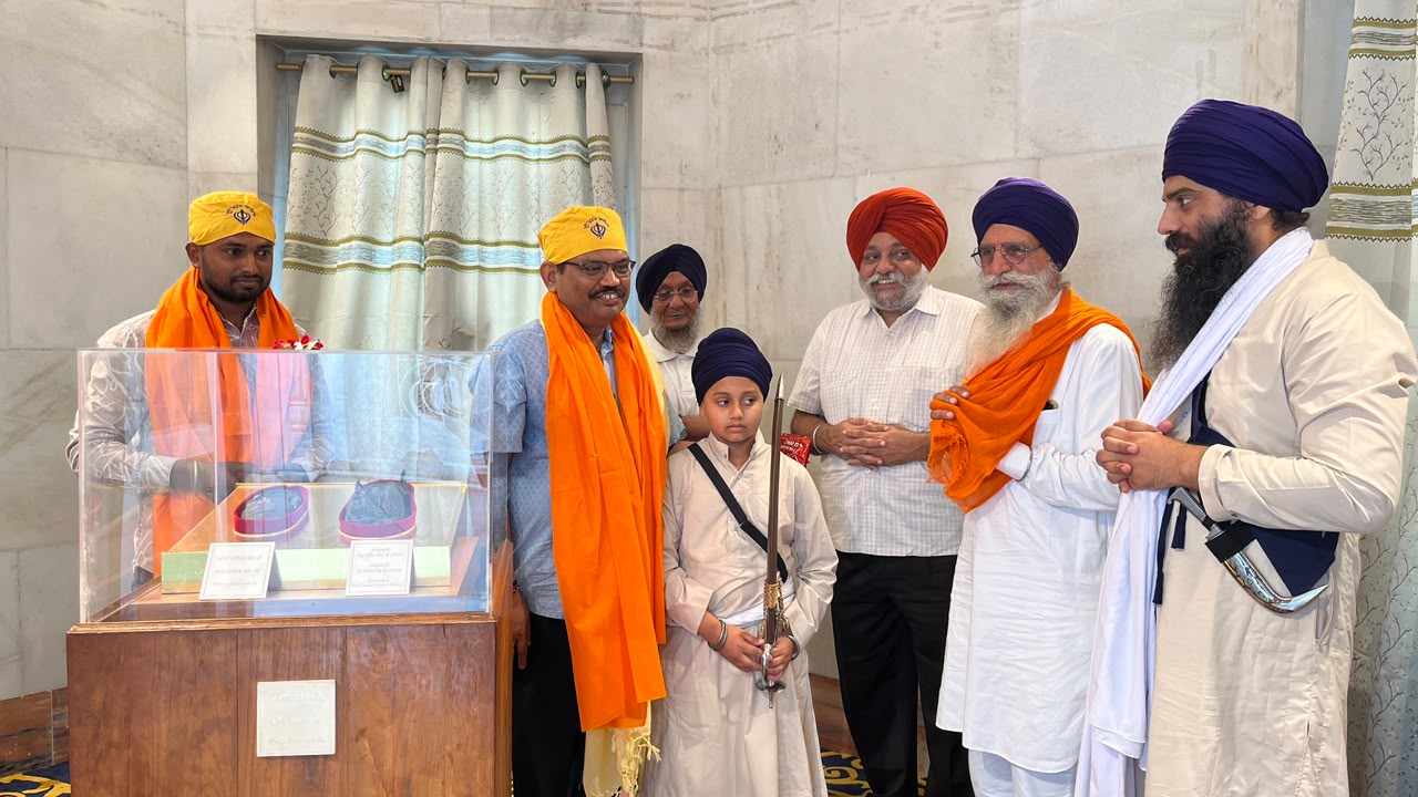 ਪੰਜਾਬ ਦੇ ਮੁੱਖ ਸਕੱਤਰ ਕੇ.ਏ.ਪੀ. ਸਿਨਹਾ ਨੇ ਤਖ਼ਤ ਸ੍ਰੀ ਪਟਨਾ ਸਾਹਿਬ ਵਿਖੇ ਮੱਥਾ ਟੇਕਿਆ