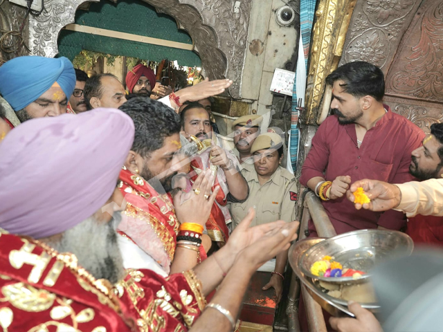 ਅਸ਼ਟਮੀ ਮੌਕੇ ਪਰਗਟ ਸਿੰਘ ਸ੍ਰੀ ਮਾਤਾ ਚਿੰਤਪੂਰਨੀ ਦਰਬਾਰ ਵਿਖੇ ਹੋਏ ਨਤਮਸਤਕ