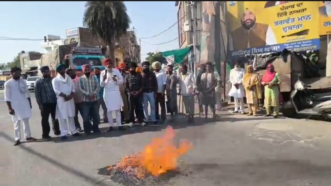 ਪਰਵਿੰਦਰ ਸਿੰਘ ਝੋਟਾ ਦੇ ਮਾਮਲੇ ਨੂੰ ਲੈ ਕੇ ਗੁਰੂਹਰਸਹਾਏ ਵਿਚ ਰੋਸ ਪ੍ਰਦਰਸ਼ਨ