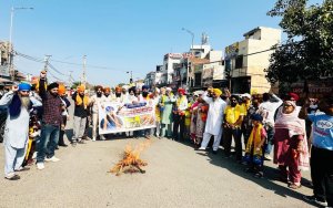 'ਅਕਾਲੀ ਦਲ ਵਾਰਿਸ ਪੰਜਾਬ ਦੇ' ਵਲੋਂ ਵੇਰਕਾ ਬੱਸ ਸਟੈਂਡ 'ਤੇ ਰੋਸ ਪ੍ਰਦਰਸ਼ਨ