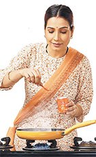 ਰਿਵਾਇਤੀ ਖਾਣੇ ਨੂੰ  ਬਣਾਈਏ ਹੋਰ ਸਵਾਦੀ...